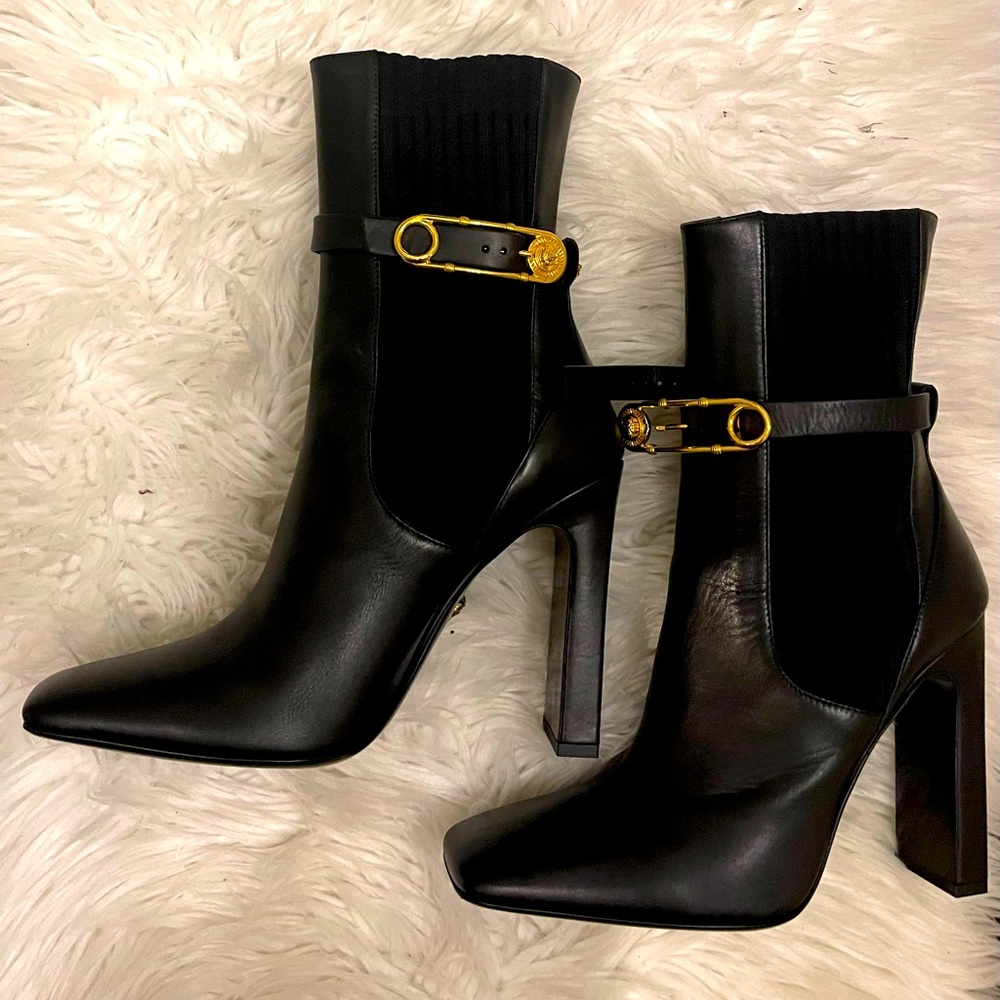 Brand New Versace Safety Pin boots